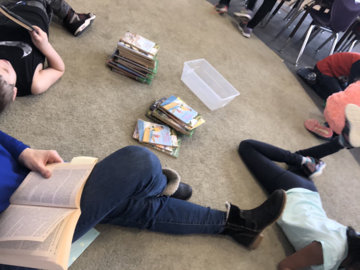 emicarleyvt's tweet image. When I read, my kids read. #firstgrademagic #leadingaliteratelife @SusanKochVT @HeratyRyan @Bonesteelvt @MichaelBerryEDU