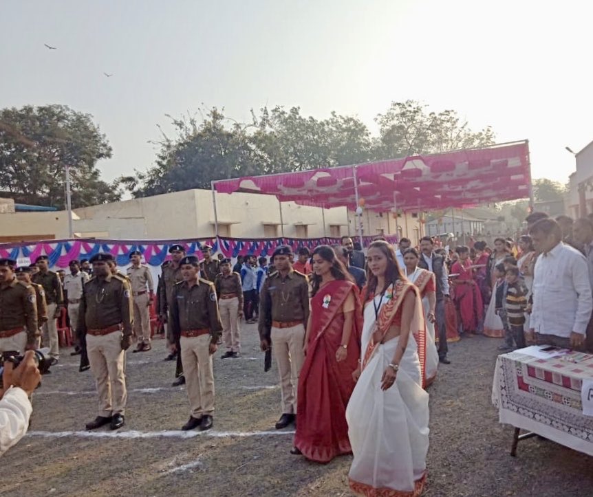 NehaSinghIAS's tweet photo. 70th Republic Day Celebration in Jhagadia https://t.co/lTFyjbFgMx