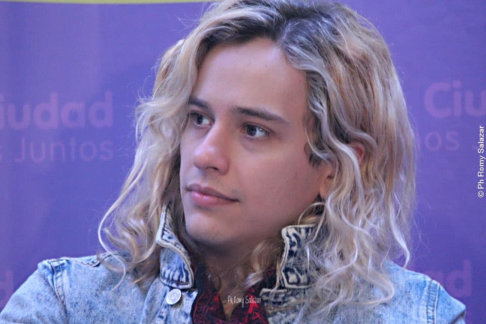 romysalazar10's tweet photo. @GuidoAIRBAG Conferencia de Prensa #Pera2019 #AirbagenAllen https://t.co/kpKwB9BbE4