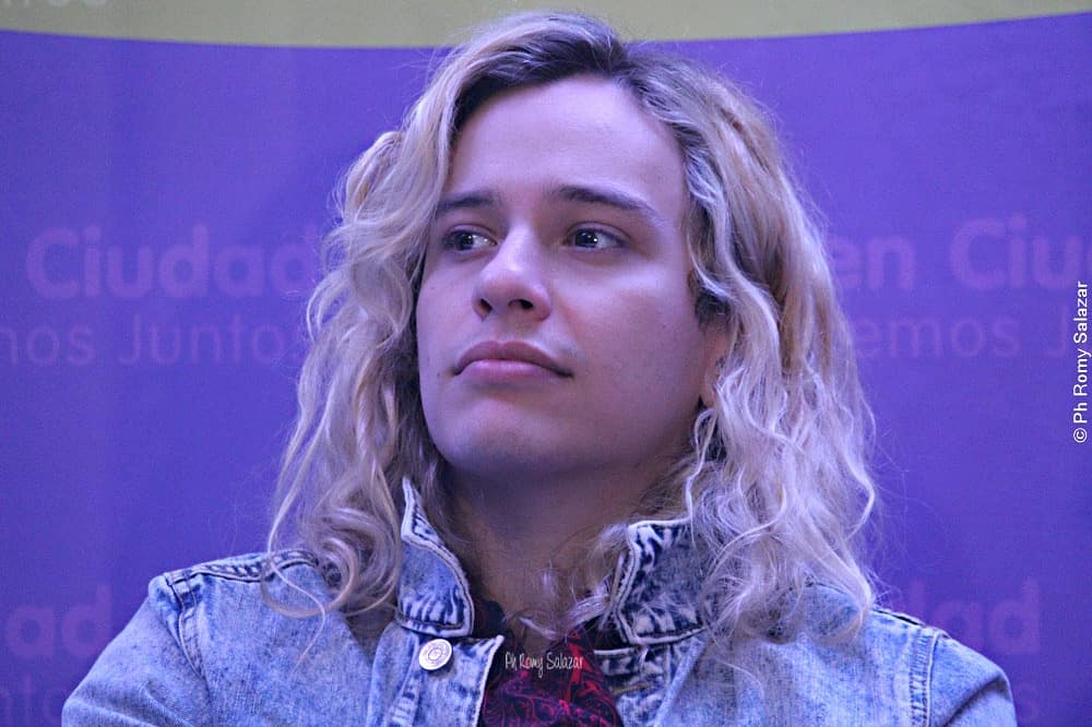 romysalazar10's tweet photo. @GuidoAIRBAG Conferencia de Prensa #Pera2019 #AirbagenAllen https://t.co/kpKwB9BbE4
