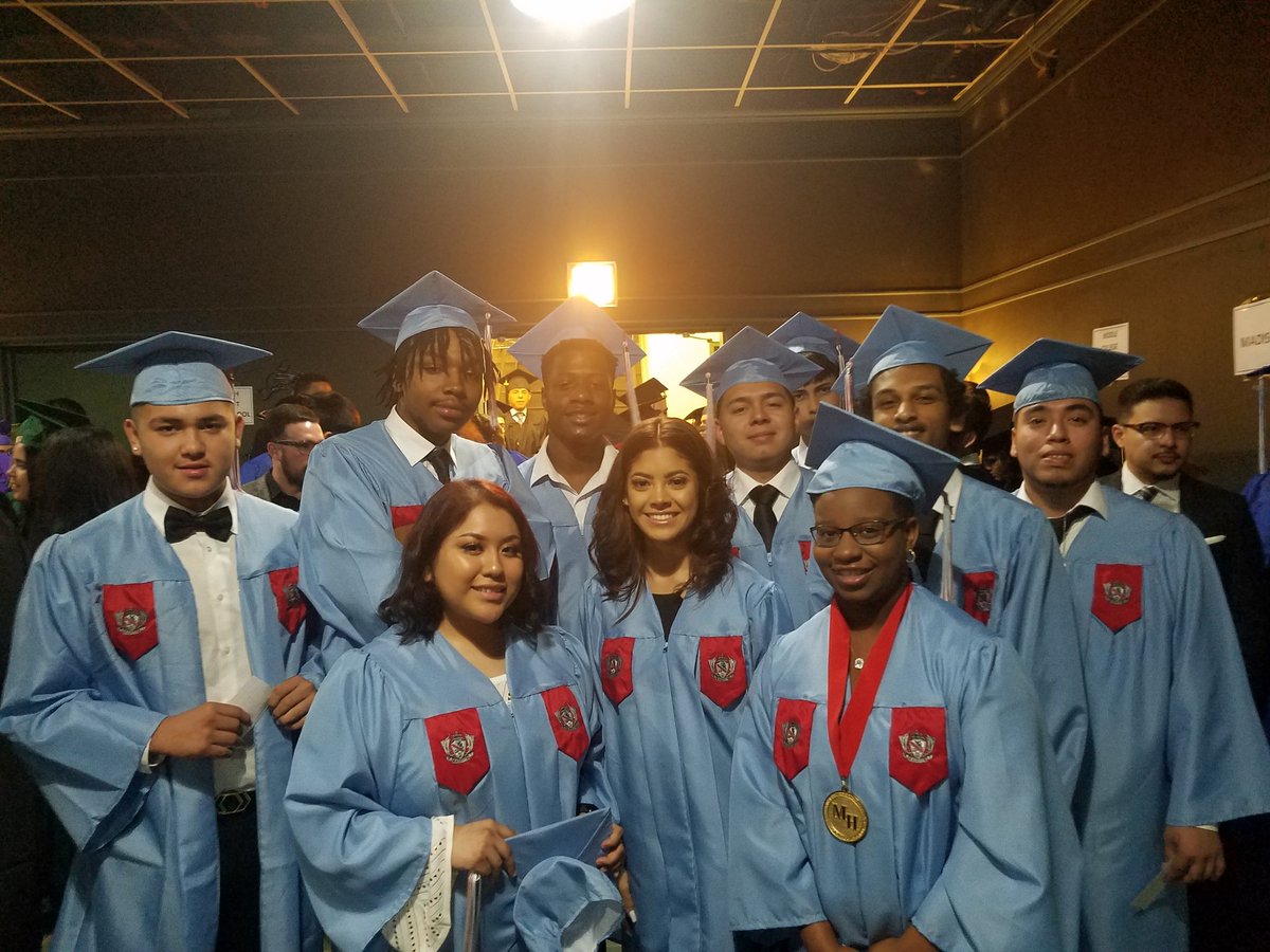 madisonmarlins's tweet photo. These are the moments that we live for!!! #madisonhigh fall graduates. Off we go kids!!! The future is wide open!!! https://t.co/EZhwo29OOR