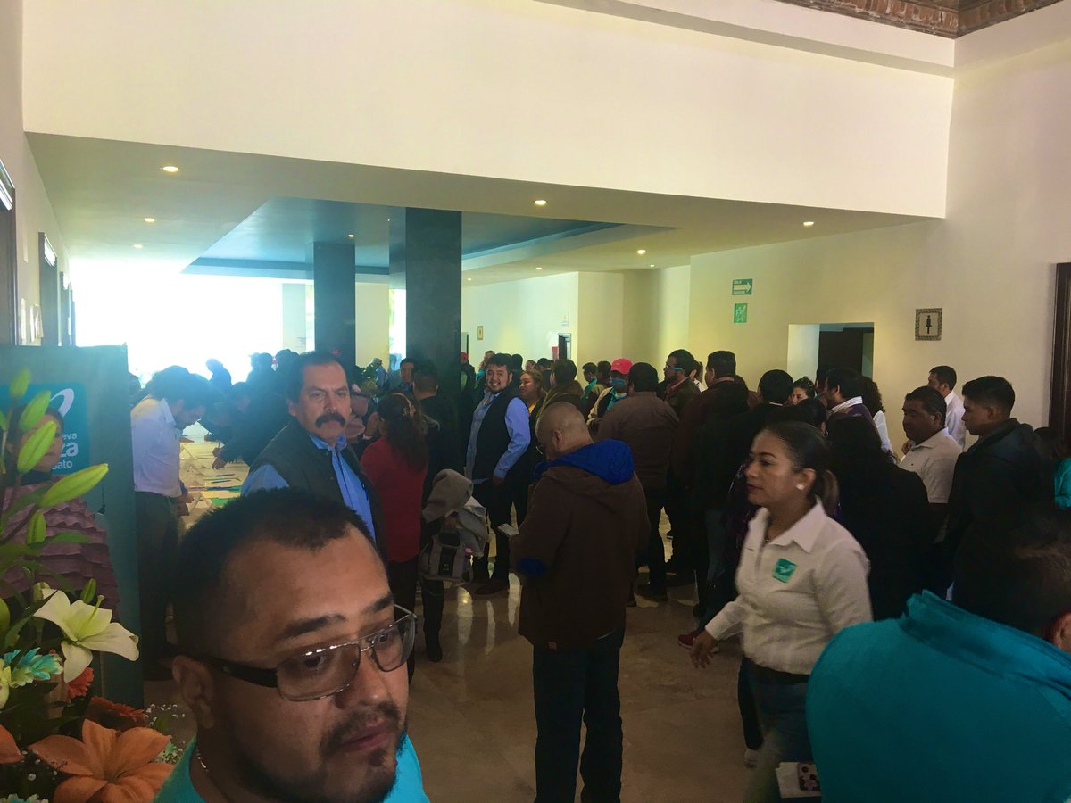 NuevAlianzaGto's tweet photo. #QueNoSeTePase | Este sábado estamos reunimos con nuestra fuerza turquesa para elegir a nuestros próximos Delegadas y Delegados representantes en la Asamblea de Afiliadas y Afiliados del CDE @NuevaAlianzaGto
#NuevaAlianzaVive #LaLuchaSigue https://t.co/dCv9IeWxs1