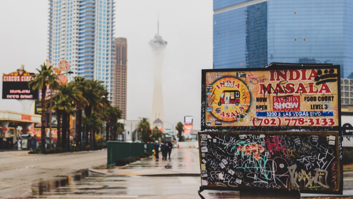 iBrian_s's tweet photo. #Canon vs. #Iphone #LasVegas #Photography https://t.co/7RIM1DMazm