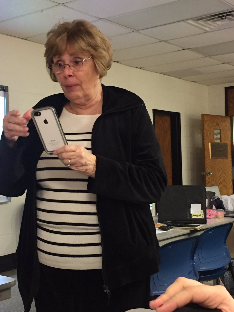 KatMatt2's tweet photo. Digital learning fun😍@HCPS01  @TechnicallyToya @Jlovescows18 https://t.co/pKxIGZkD8L