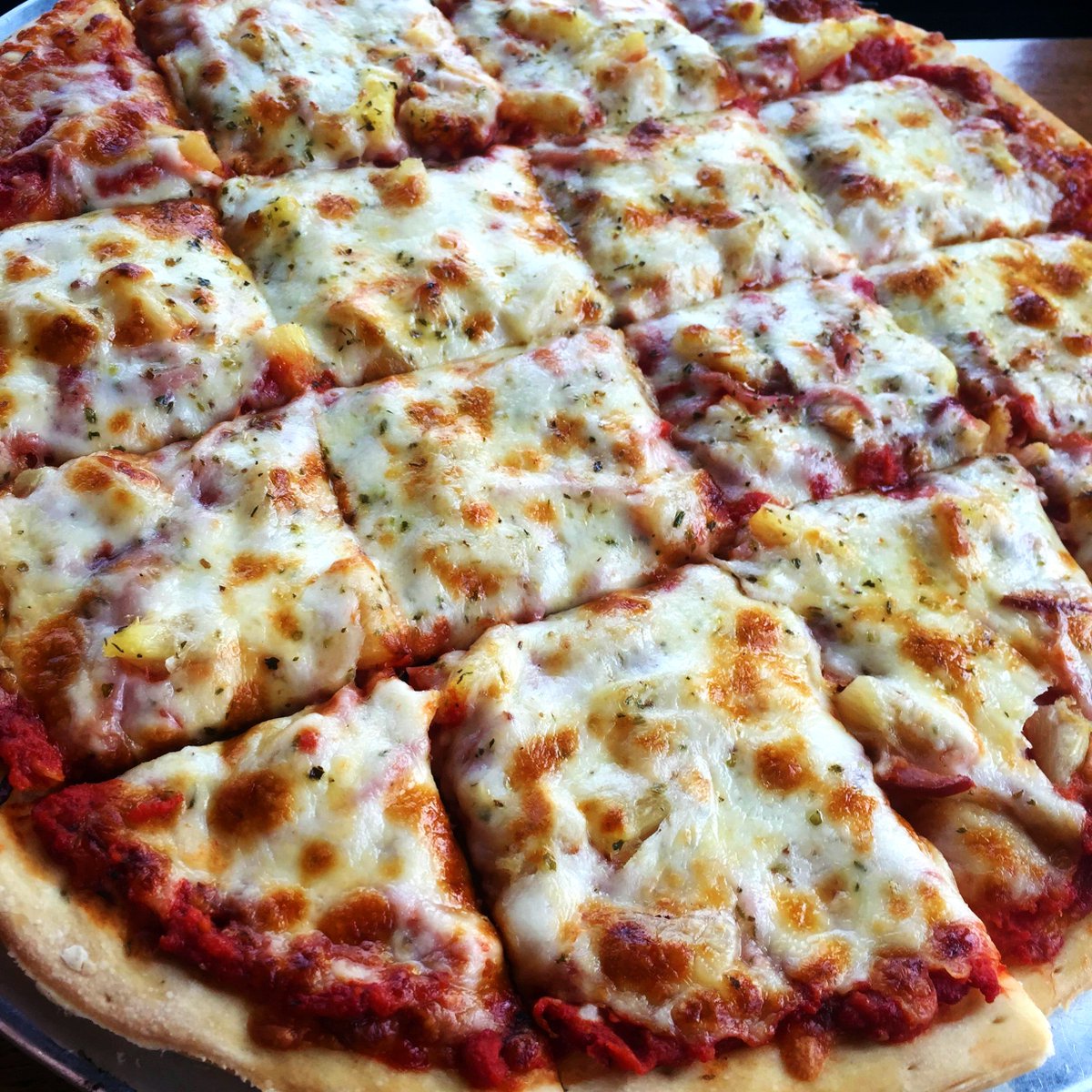 Hey Columbus, today is the final day for #eat614restaurantweek! How are you ending the best week ever? 🍕 🍺 #pizza #eat614restaurantweek #columbusfoodie #cbusfood #eat614 #restaurantweek #cbuspizza #cbuseats