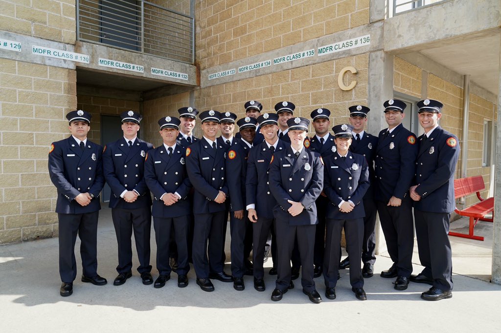 MiamiDadeFire's tweet photo. 16 new #MDFR firefighters received their badges on Friday during the #MDFRClass136 graduation ceremony at the MDFR Training Center. MDFR wishes them a long and safe career. #MDFRGraduation
📸: https://t.co/VK4DhYN8QL https://t.co/8WGpBQqNkU