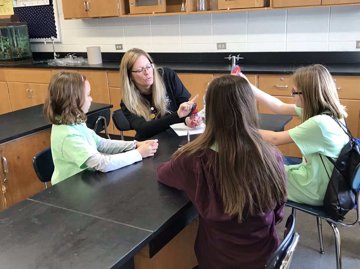 klkoch's tweet image. Thank you @Ottobot155 for teaching Callie about her heart @D155Gems! Fast forward 6 years &amp;amp; she can learn more in your Biology class☺️#FutureWolf @SKochPR