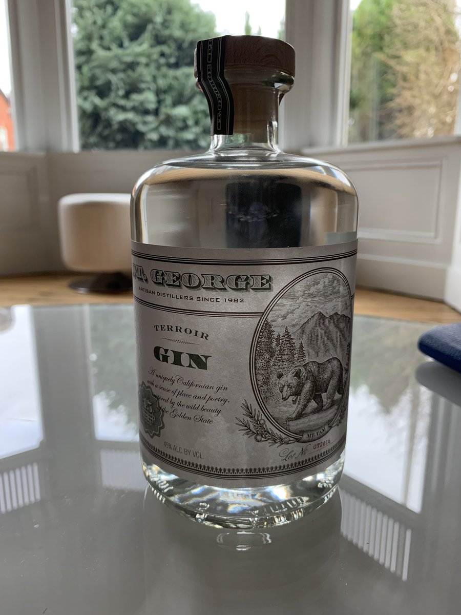 smallestginclub's tweet photo. @smallestginclub opening with @StGeorgeSpirits #terroirgin 🇺🇸 #fennel #sage #orrisroot #angelicaroot #juniper #forest #Alameda #California 🍸 https://t.co/HMGxXFHzSl