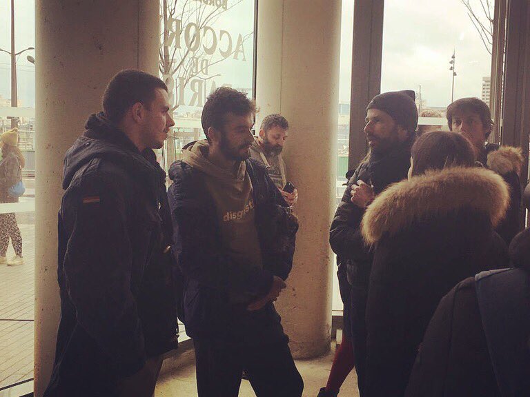 parisporto75018's tweet photo. 🇵🇹Vernissage de l’exposition Accord de Paris ✨✨✨ BordalloII✨✨✨
#bordalloii #accorddeparis #paris #mathgothgallery #paris #porto #parisporto #metro #abbesses #expo #exposition #artiste #art #arte #madeinportugal #streetart #portugal #culture @GalerieMATHGOTH https://t.co/u9pkNG5IfJ