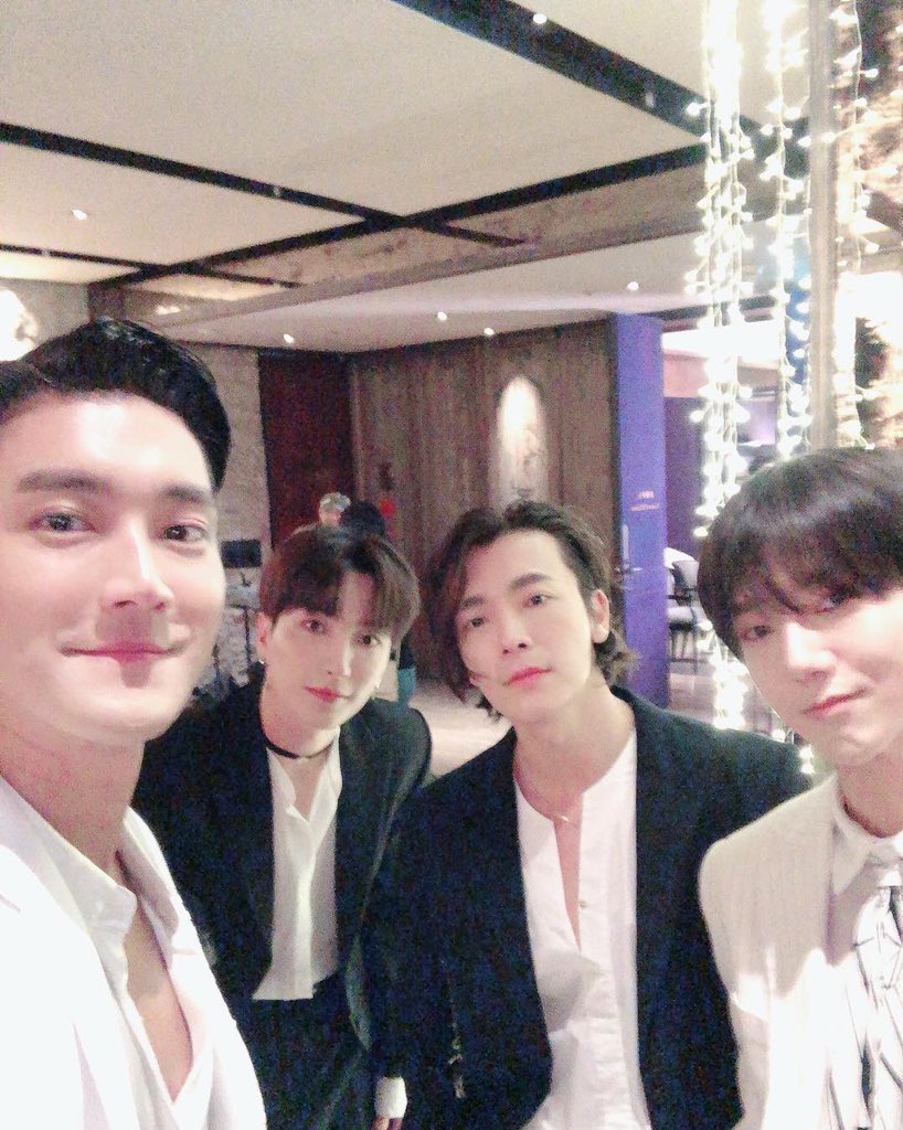 11cherryup's tweet photo. fight to the end
we'll win
the last man standing💙
#LeeteukProudofYou
sooooooo proud of you https://t.co/mwmYwwOjR6