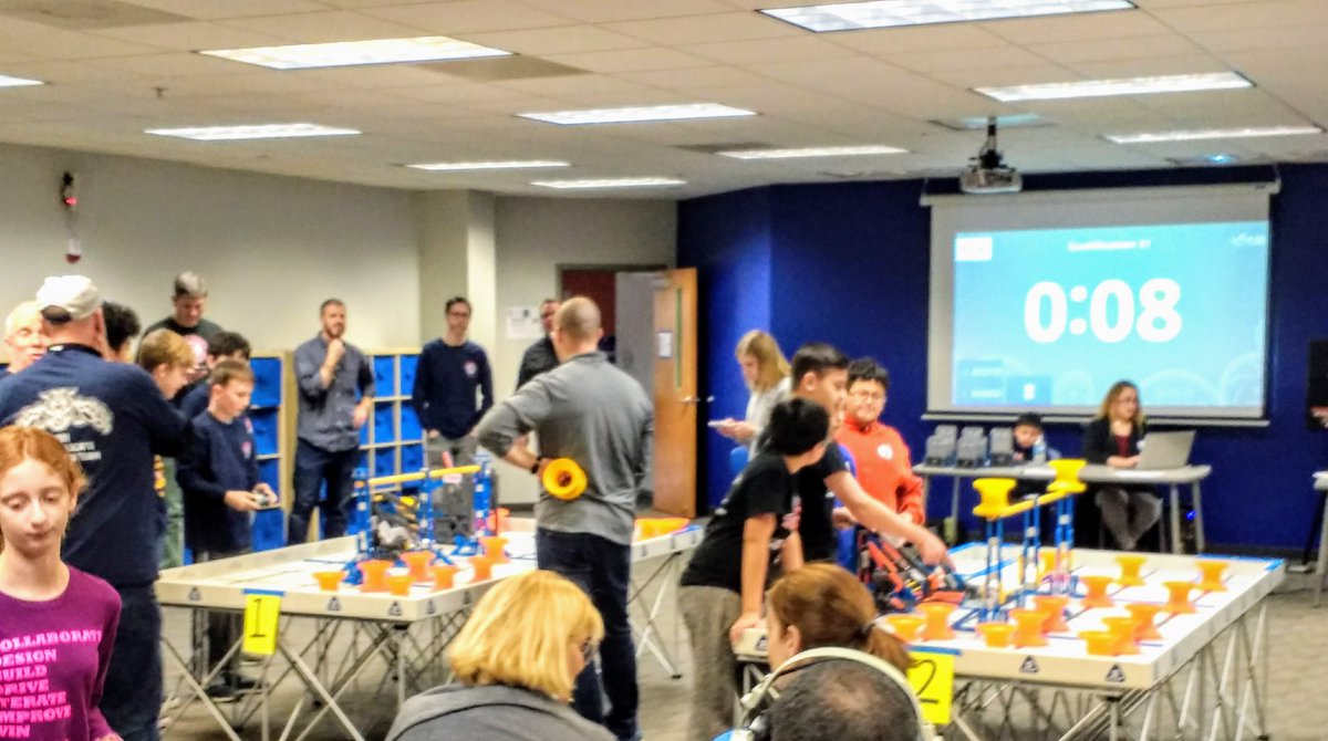 LueckeLab's tweet photo. What better way to spend Saturday morn than checking out our local robotics teams? 👍🏼 #skill #qualificationround 
@USN_PDS
@nashtechcouncil
@ValorPrep
@MNPSLearningTec
@VEXRobotics https://t.co/C1jf3Dk6fm