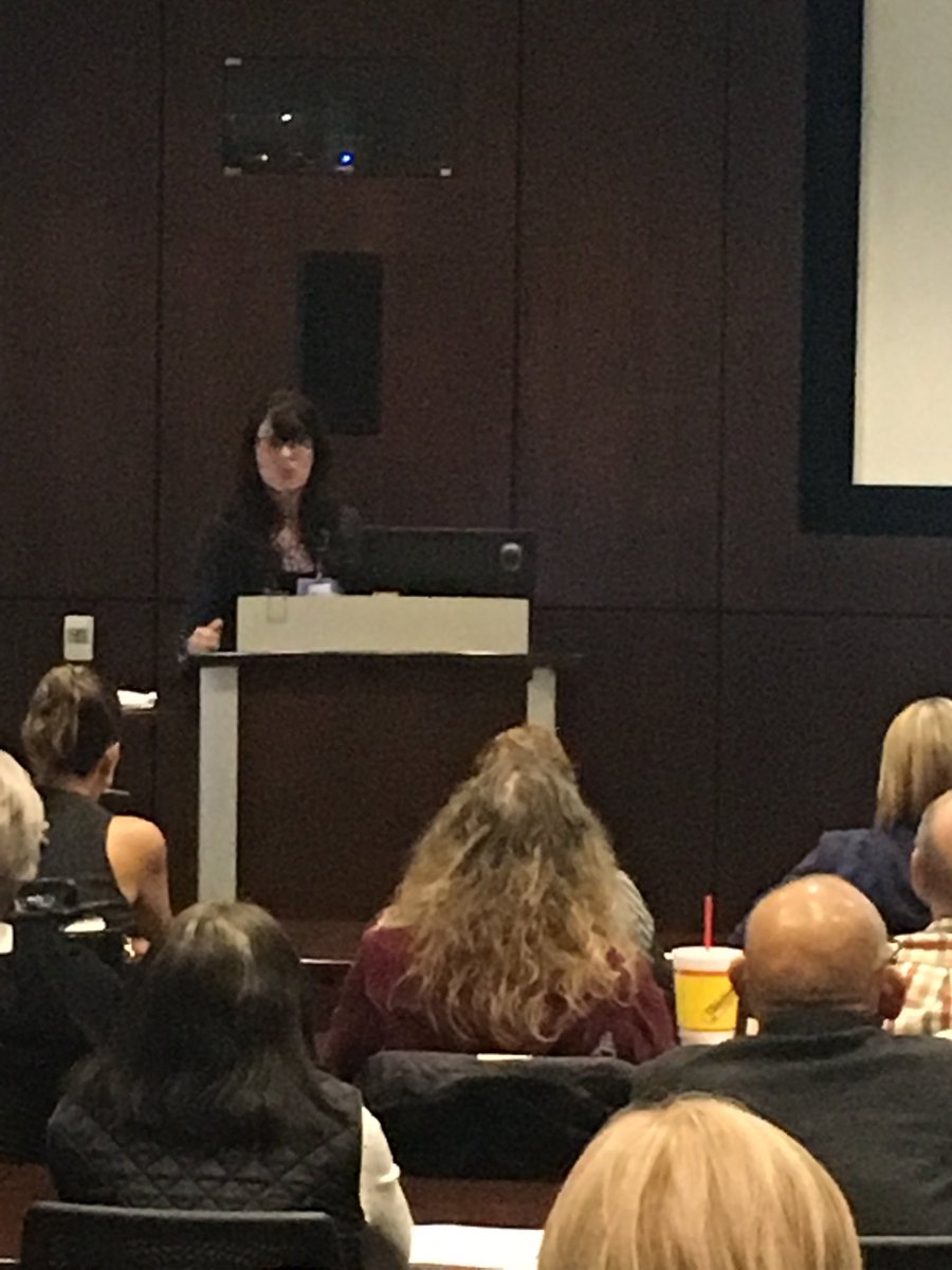 Shelli Hardy UTSW Dietitian giving THE BEST patient-centered nutrition talk I have ever heard. #UTSWPanCan