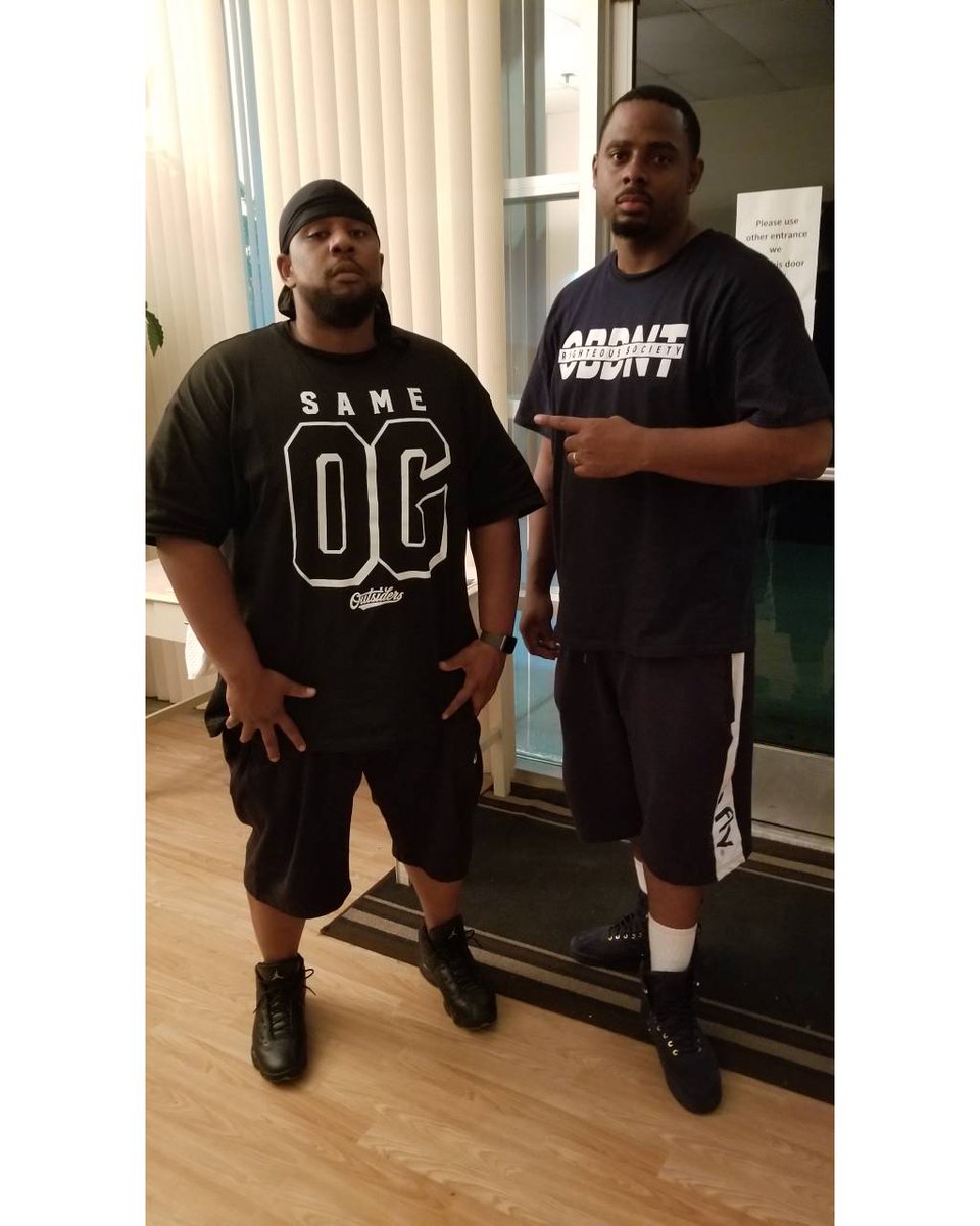 Hurt_RPH's tweet photo. Me and the homie @SelahTheCorner got something for the culture! #RPH #GodOverMoney #RighteousSociety #OBDNT #GodsGang #HeavenOnEarth #HolinessOrNothing #Outsiders #RPHexperience https://t.co/umIqmEx5Xc