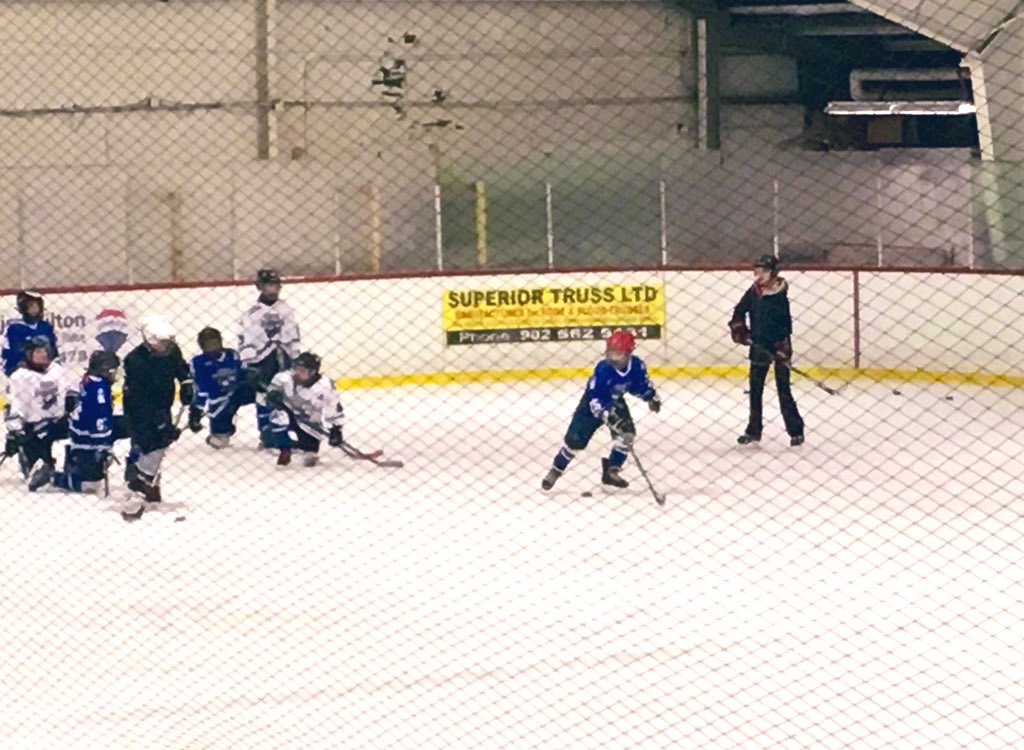 I can finally add coaching to the ol’ resume! 😂 Great skate with the PeeWee Steelers last night and a big win this morning!! 🏒🏒