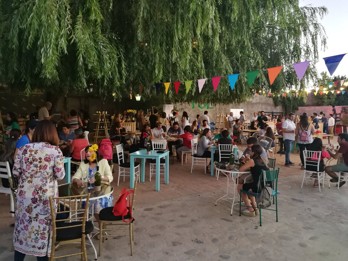 _Inclub_'s tweet photo. #nochedelcarmenere en #TUE.  #sernaturmaule gracias por la invitación. 
Realizar una cata a ciegas, ayuda a sensibilizar, comprender y vivenciar una experiencia inclusiva, la que nos permite valorar el disfrute del turismo con diferentes sentidos. #turismoinclusivo #inclub https://t.co/i0Agd2DINz