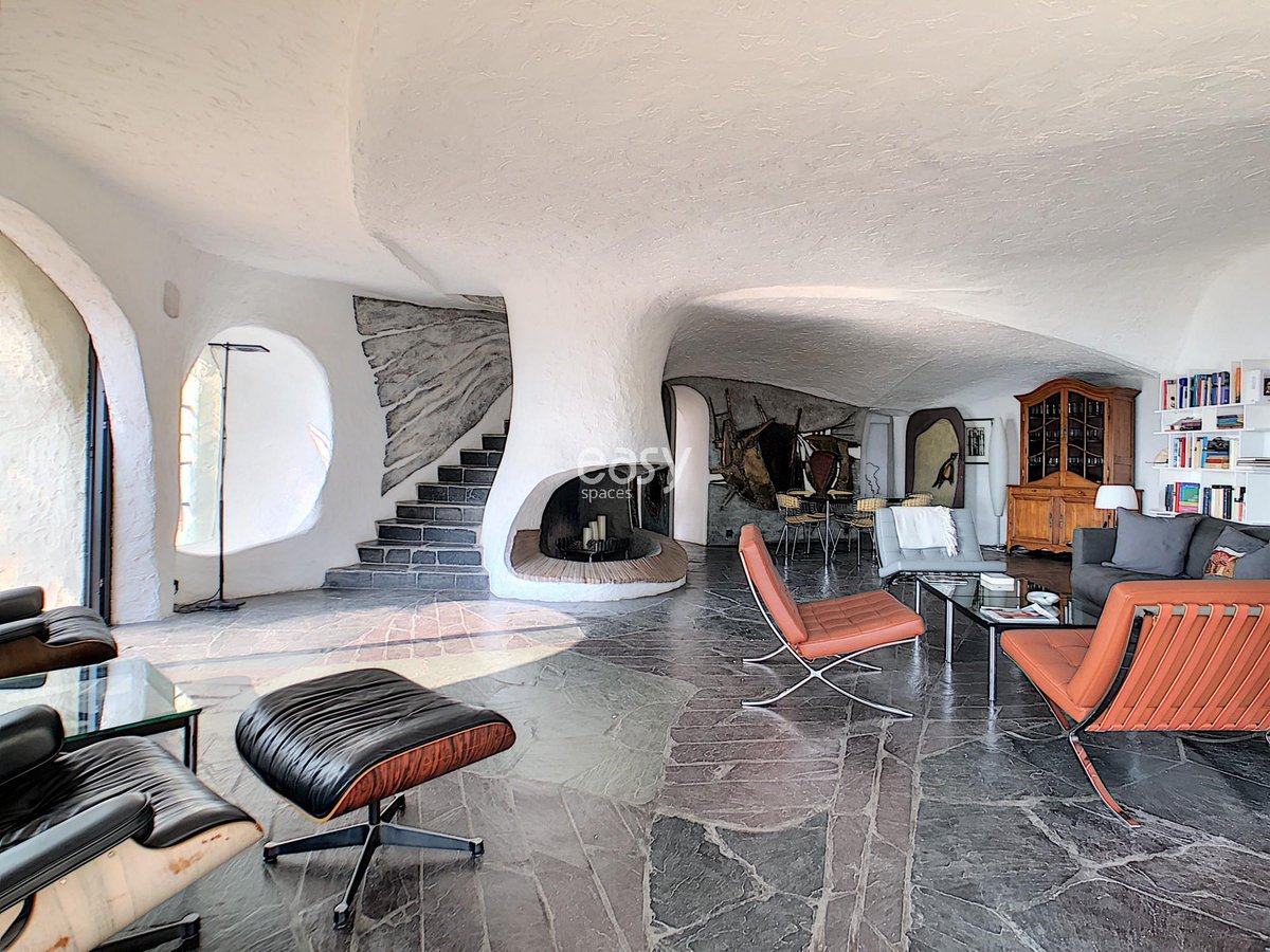 Easy_Production's tweet photo. "EA.MONICA"
* * * * * * * *
More pictures on https://t.co/8aBQhtafli 
* * * * * * * *
#easyspaces #location #frenchriviera #shooting #tournage #design #picoftheday #agency #beauty # life #cotedazur #scouting #shoutoffrance #filminglocation #locationscouting #productionphoto https://t.co/aCt5B7FFpb