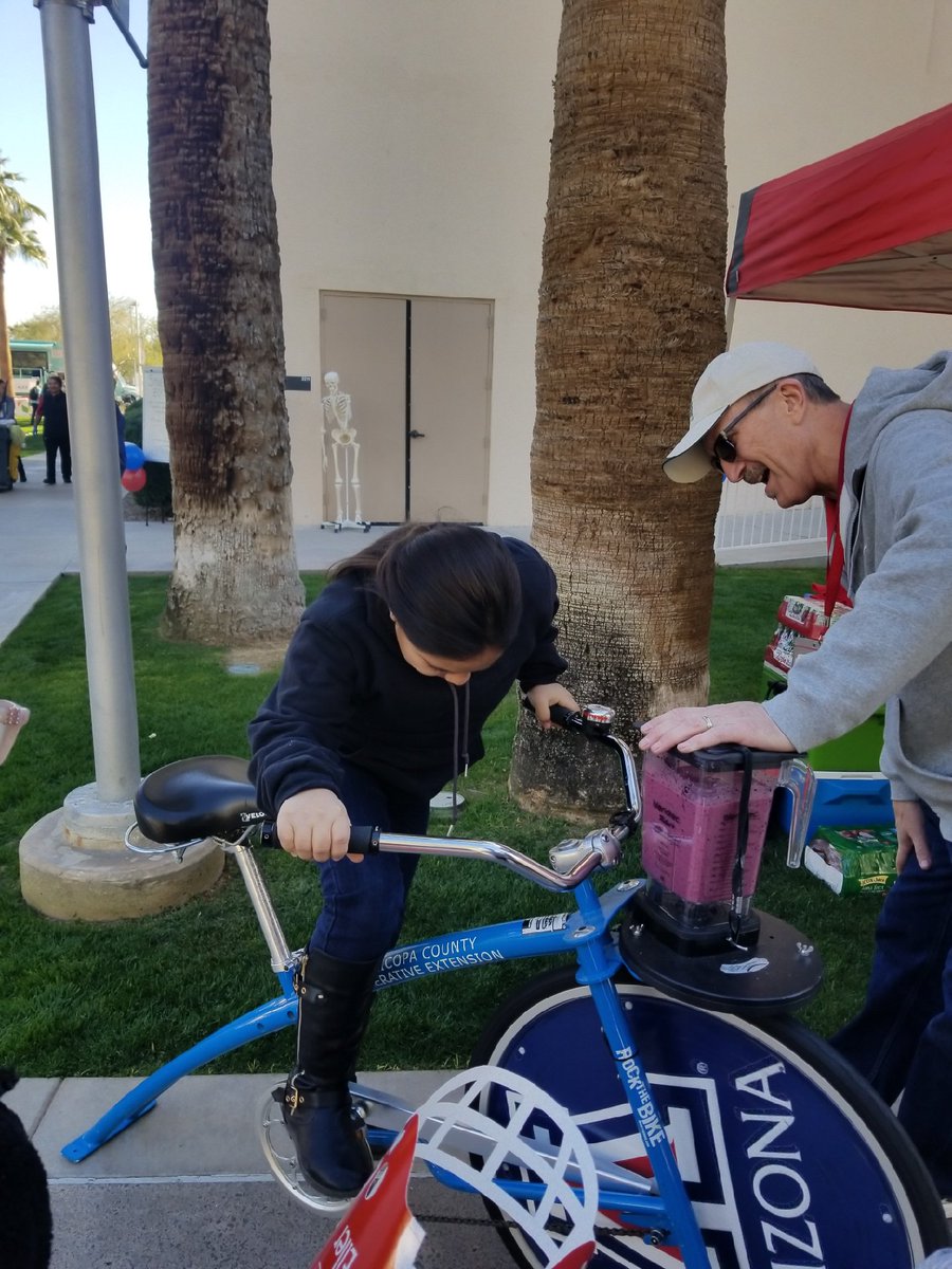 bgcarizona's tweet photo. @BGCMP kids are having a BLAST at @CoxComm's @Connect2STEM event this morning! It's a great opportunity for kids to explore the sciences at University of Arizona College of Medicine - Phoenix. Thanks, Cox and UA!  #Connect2STEM2019
#Connect2STEM https://t.co/Ah5CBdhE13