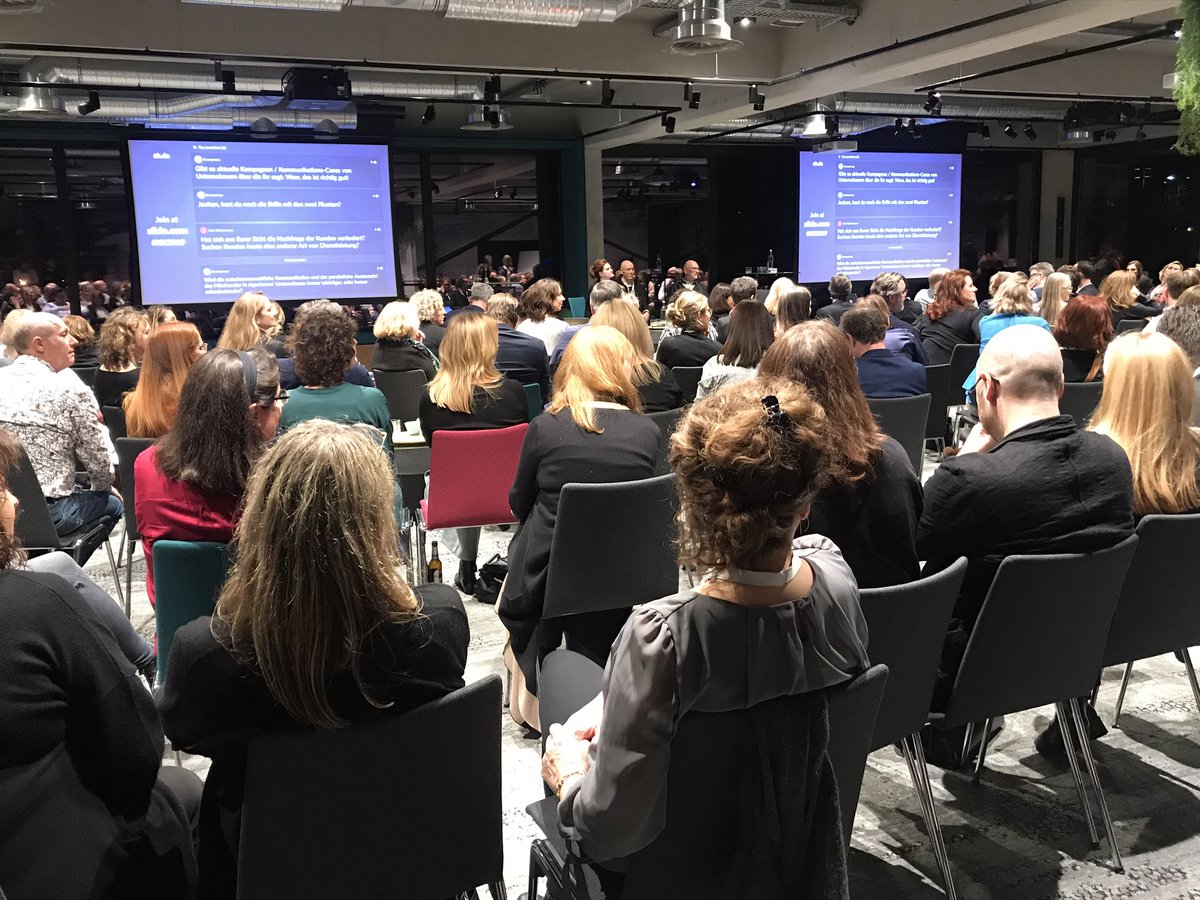 StefAlte's tweet photo. Spannende Diskussionen über gute und schlechte Kommunikationskampagnen. Sehr inspirierend beim #kkreconnect https://t.co/xlkRBApXuT