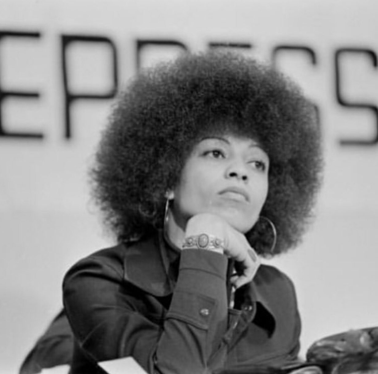 Happy birthday to Angela Davis. A woman who has set the example for Black women and girls across the world.  