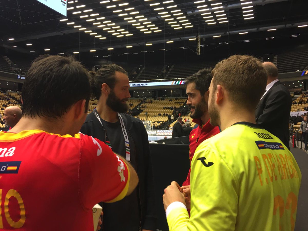 🏆 #Handball19 | ¡Visita 🔝 en Herning! ¡Gracias por venir <a href="/3Jesper/">Jesper Nøddesbo</a>! 😊😊

#⃣ #Hispanos #HispanosTVE