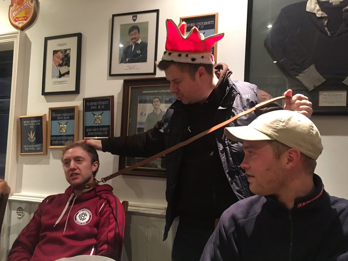 He took us on a walk, now #mom <a href="/piers_walters/">Piers Walters</a> gets to take him on one. #oxfordPubCrawl #scoresBeenRedacted <a href="/WHHCUK/">West Hampstead HC</a> <a href="/mens3s/">WHHC Mens 3s</a>