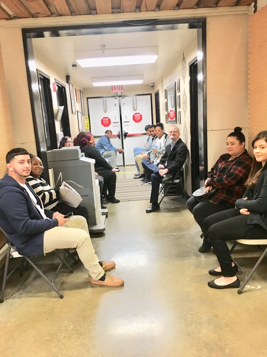 TekishaSmith's tweet image. Hiring Event in full effect! Look at all these walk in’s! Luv it! #SpringHiring @tori_bronson @shane_home @patriciaberrio8 @setser_scott @HomeDepotD151 @65fbea @Nedra332Nedra @Elliott72THD @LennyGaspari @thd0529