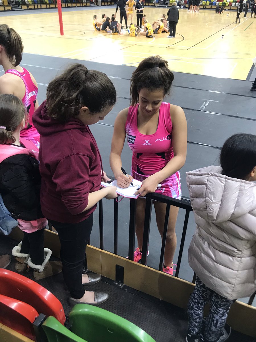 BancroftsPrep's tweet photo. The u11 girls had a blast at the @Wasps_Netball v @Pulse_Netball .. Lots of fun and plenty of autographs from the players at the end. Thanks guys! #welovenetball A special thanks to @maymay10 for the group pic #waspswin 🤩 @BancroftsSchool @SportsBancrofts https://t.co/agIoFT1jCo