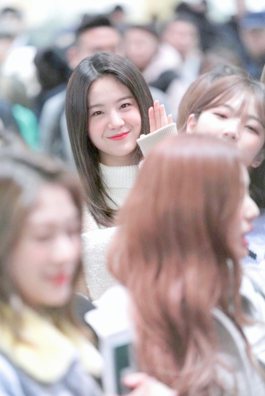 Dx369cmV4AAdeip.jpg:large