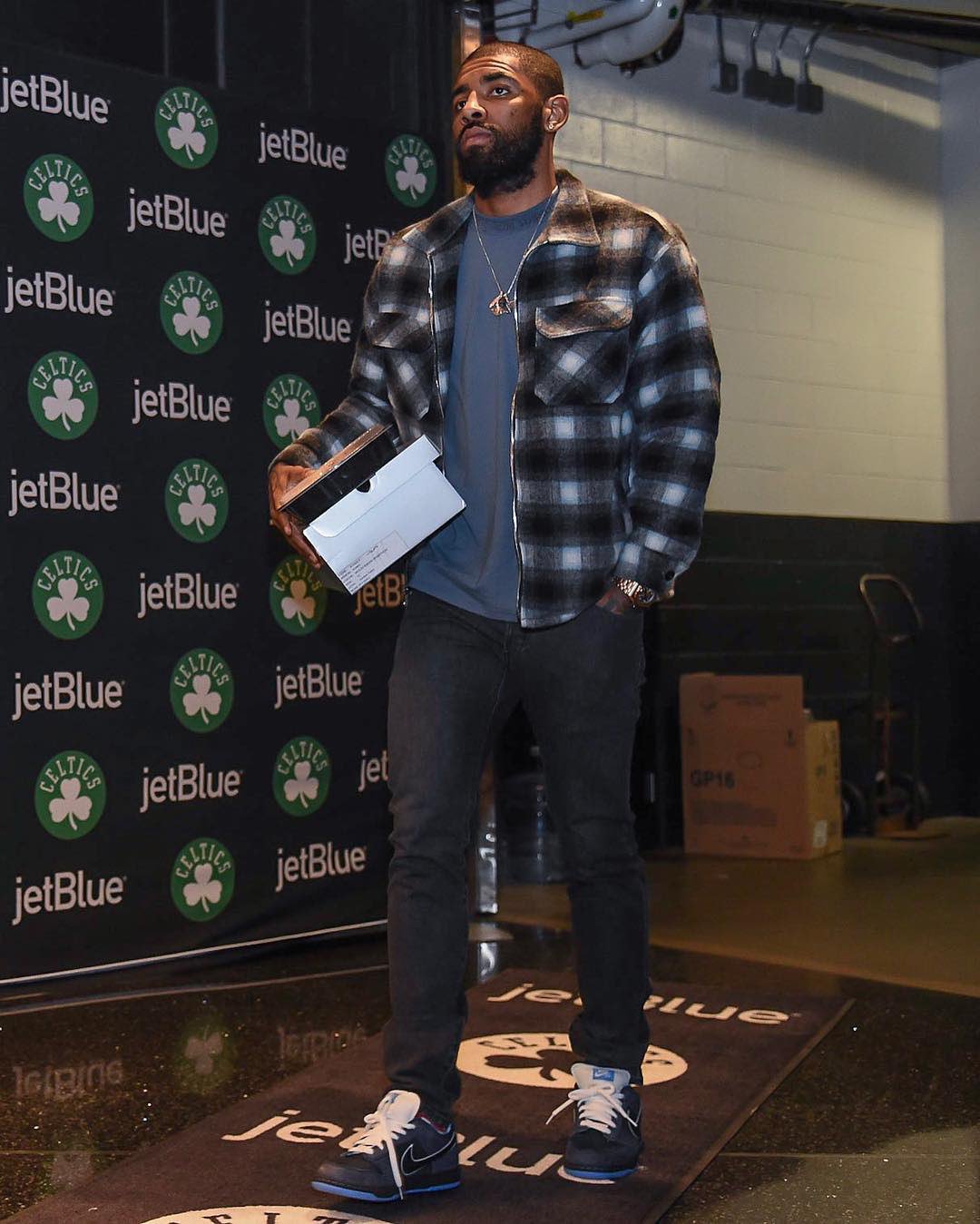 Kyrie blue best sale lobster