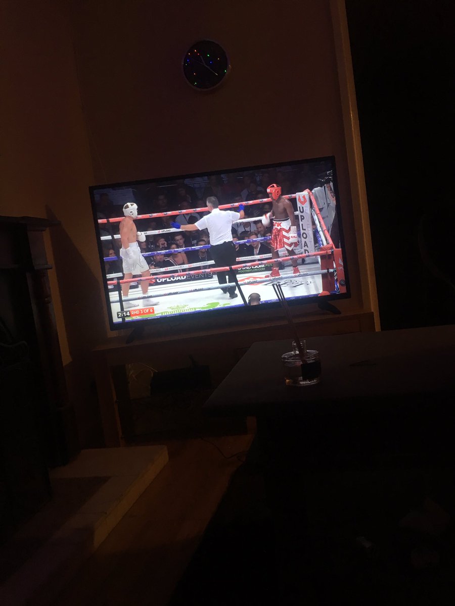 SheaClancy1's tweet image. Currently watching the @Deji and @jakepaul  fight and I must say.. to this day @Deji Was the people’s champion 🤛