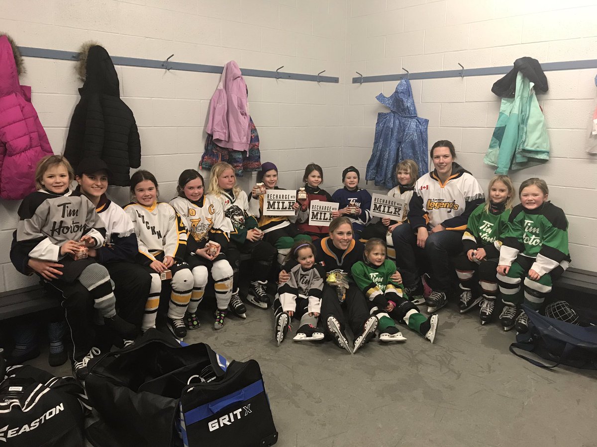 De1972An's tweet photo. Legends will take the ice now !! Great day for girls hockey 😊 Awesome turnout for our future stars and great games Atom, Bantam and Midget Girls !!! Everyone is loving chocolate milk 🏒🥅!!! #rechargewithmilk #girlshockeyrocks #lucknowlegends https://t.co/iFODetsuVM