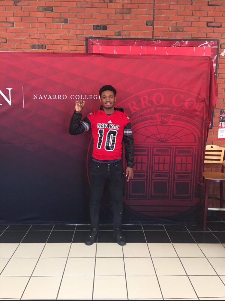SolidJameel's tweet image. #Committed to the Navarro Bulldogs ⚫️🔴 #MobLyfe #JUCOPRODUCT