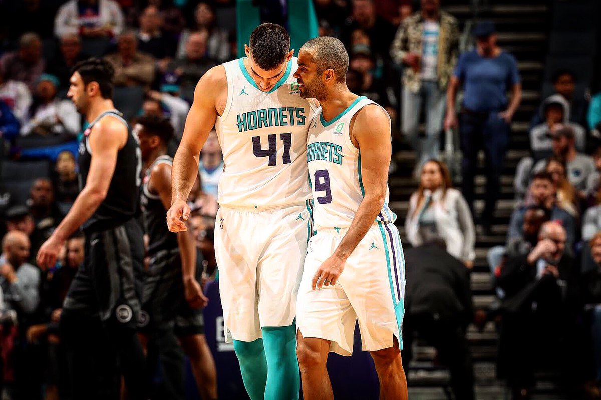 willyhg94's tweet photo. Can’t wait to play in front of our fans again and those pick & rolls with my man @tonyparker ! Let’s go @hornets !!! #Family #EuropeanConnection 🇫🇷 🇪🇸 🐝 #BuzzCity #Hornets30 #WH41 #TP9 https://t.co/aFvyY9h5ce