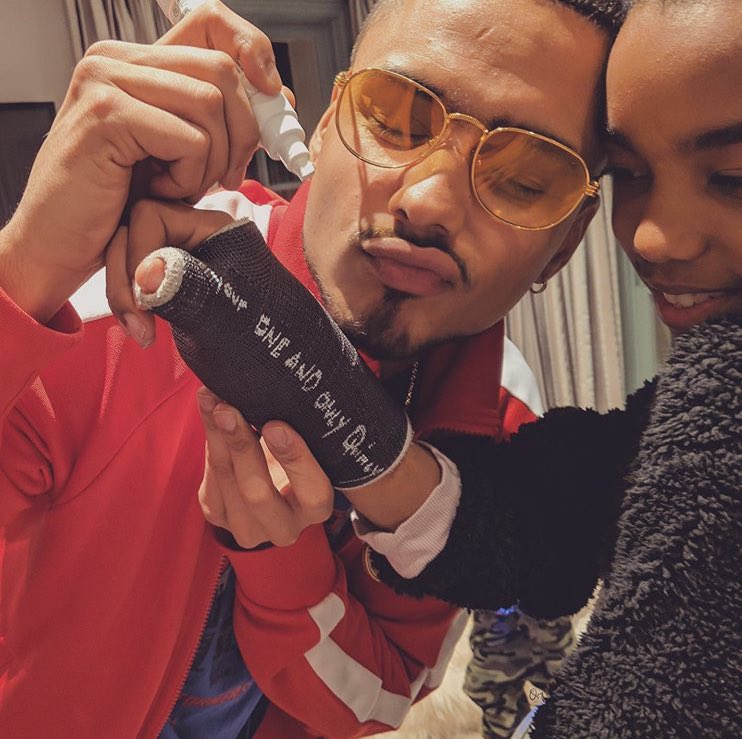 She let me sign it first. ♥️✍🏾