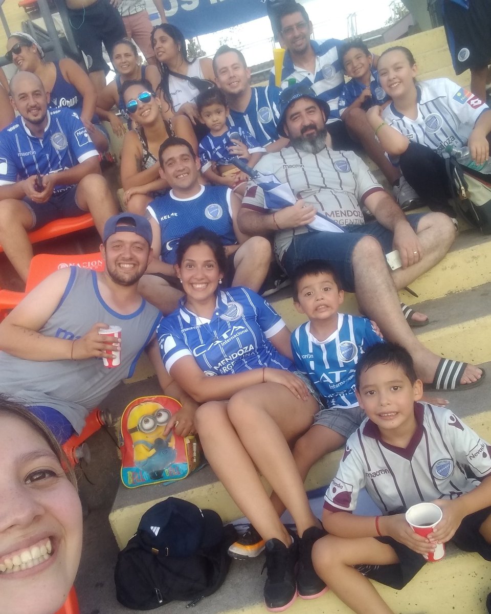 El @ClubGodoyCruz es familia es grande por su gente #aguanteeltomba