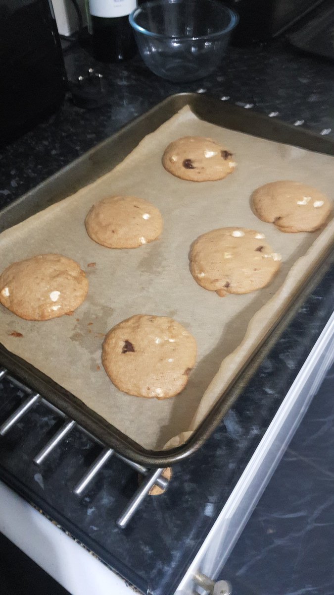 bigheps83's tweet photo. #BakingIsEasy π€€ still yet to fail π help via @mistajam this week, #BangersAndBaking https://t.co/FgZUHAmoXB