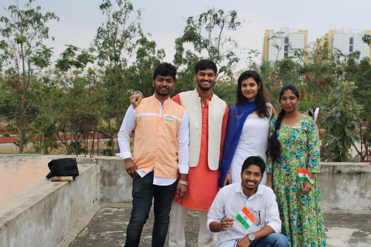 g424sudheer's tweet photo. #RepublicDay2019 #RepublicDayCelebrations 🇮🇳
#giftawish🎁 #giftsdistribution🏆🎁 #infosysmamata
#InfosysHydSEZ @InfosysMamata @infosyshydsez 😎🤘 https://t.co/xg9ntfvXaG