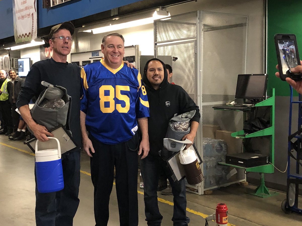 PreloadVan's tweet image. Van Nuys Preload  employees of the month. Also, 136 days without a injury.