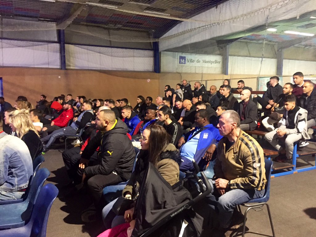 patrickrivas79's tweet photo. Présent au gala du #boxingclubMontpellier à la salle #AlbertBatteux à #Garosud.Des amateurs s'affrontent en boxe anglaise sous les encouragements d'un public nombreux!#CapitalSport @Saurel_P @montpellier_ https://t.co/7UD5rLo62q