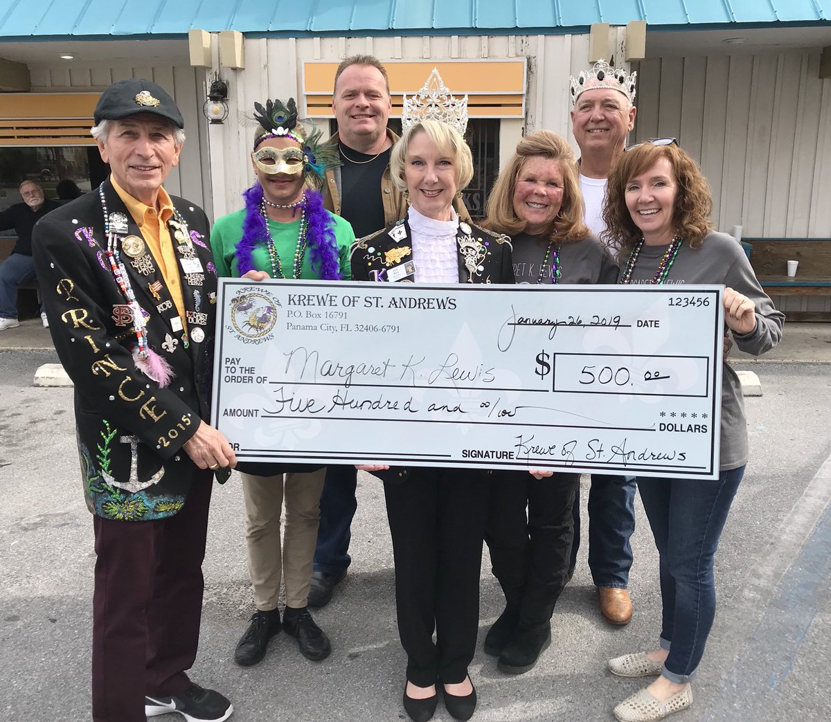 lorihast's tweet photo. Thank you to the Krewe of St. Andrew and Scampi’s for the generous donation to Margaret K. Lewis School, Girl’s Inc. and Boys and Girls Club.  We truly appreciate the support of our community organizations. @MKLEagles https://t.co/wTILhvmGND