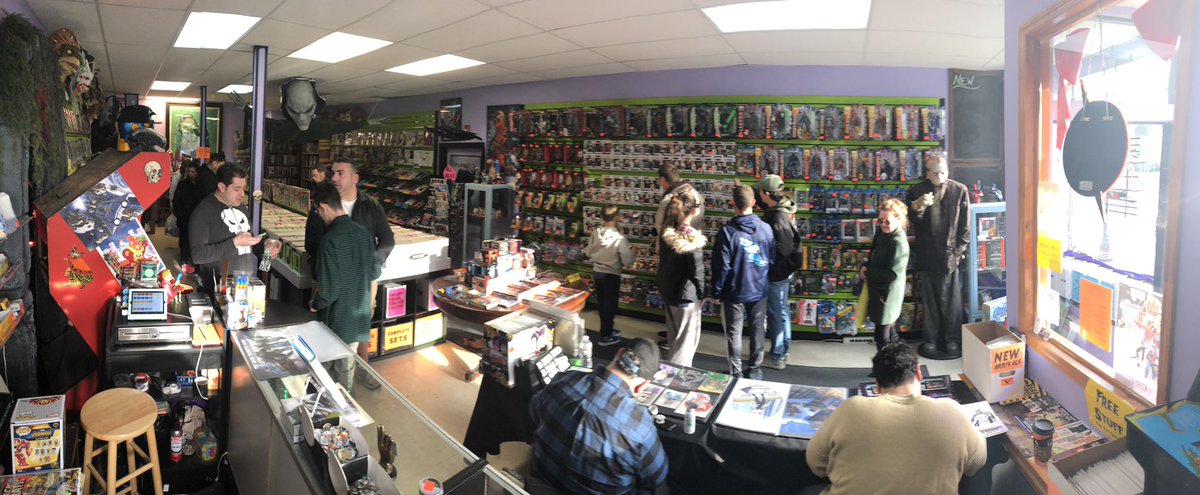 GothamComicsNJ's tweet photo. Good times with great people. Come on down! https://t.co/nkngsmxmVS