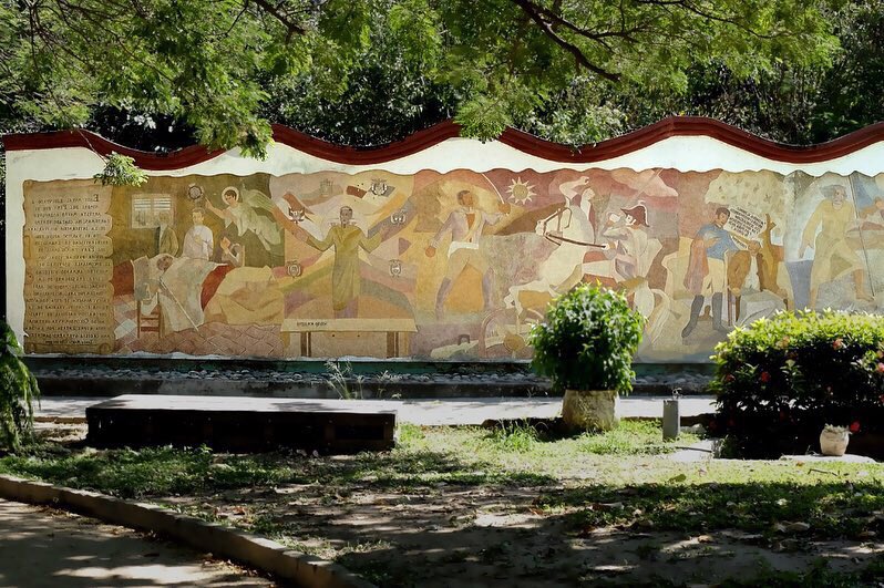 Alaz_creativa's tweet photo. #Mural en honor a #SimonBolivar, dentro del #JardínBotánico de la #quintadesanpedroalejandrino refugio importante para la #fauna silvestre de #SantaMarta , el lugar histórico perfecto para inspirarse con #Libertad y #cuidadoambiental  en #colombia https://t.co/PeatNAuhiO