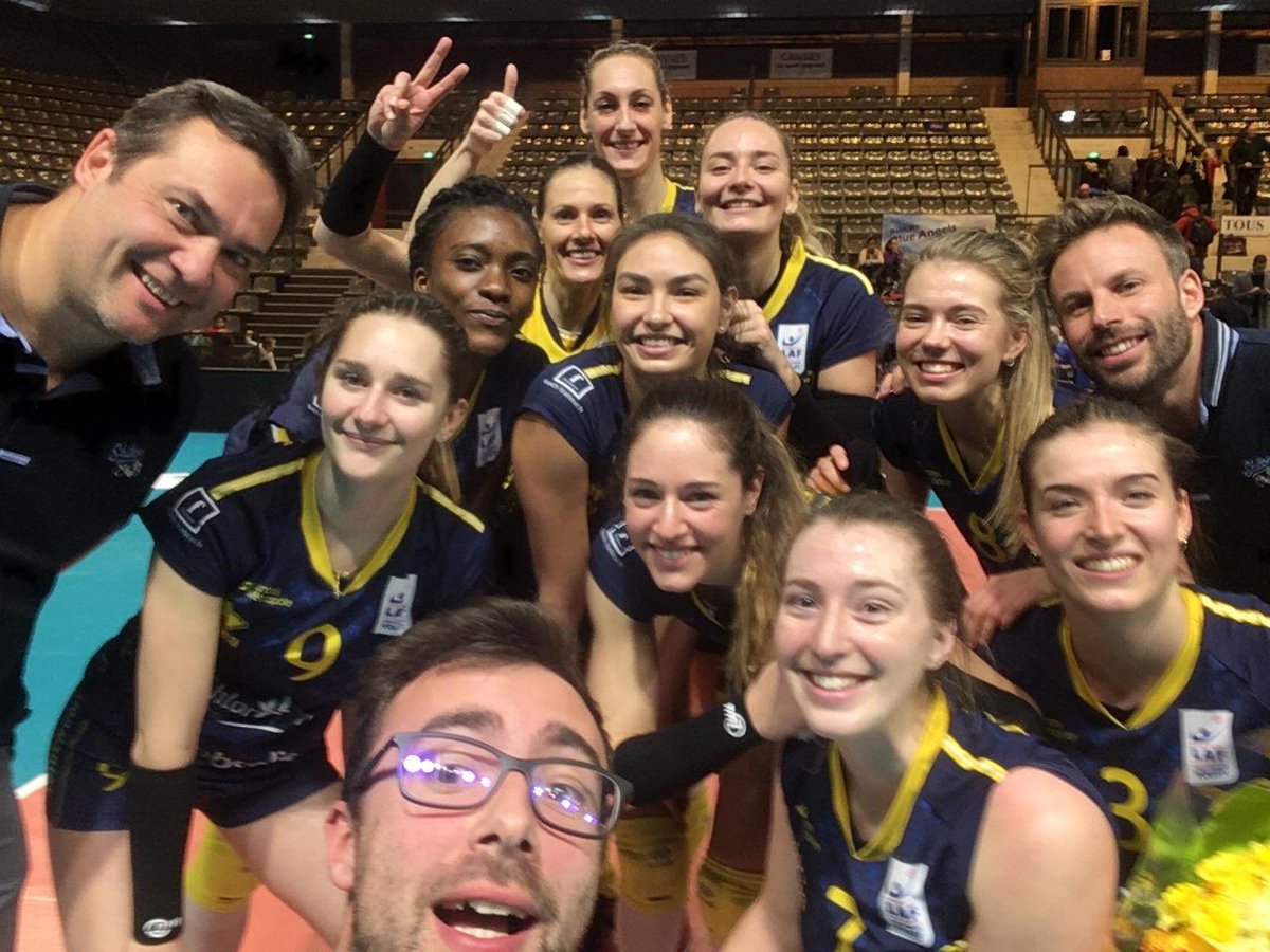 ⚠️[13eme J. #VolleyLAF]🏐
<a href="/rccannes/">Racing Club de Cannes</a> 2/3 @VBNantes 
Selfie de la victoire des #PassionNantes !!!
👏👏👏👍