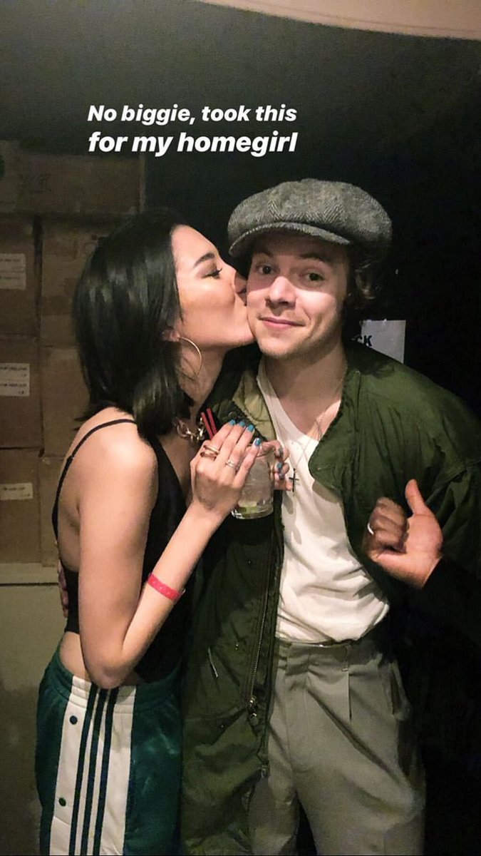 Hsd Harry With A Fan In Tokyo Japan January 26 Via Christinelilin