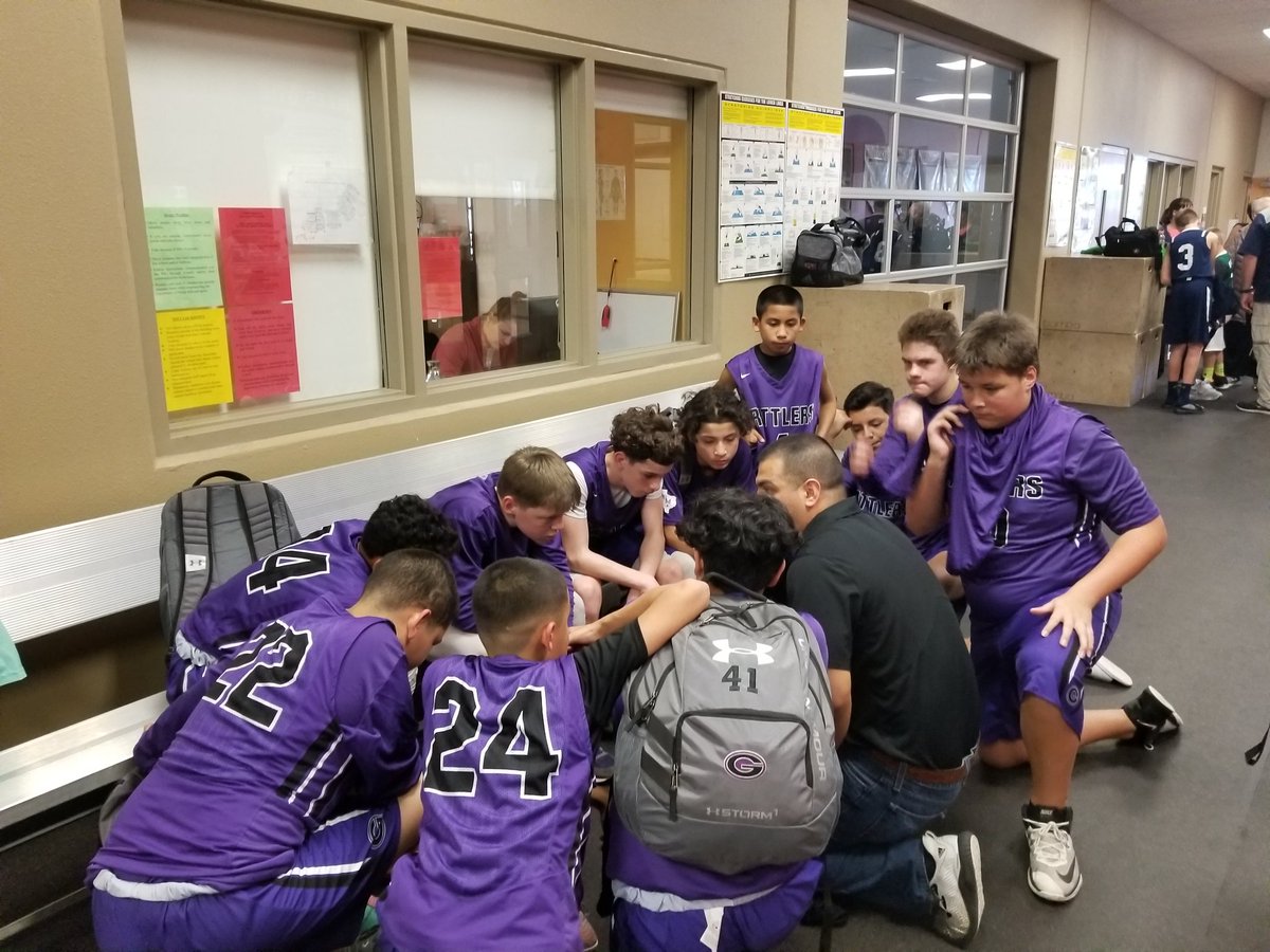OGMSathletics's tweet photo. 7th grade A team went 1 and 2 today but competed with character and max effort to have a successful tournament experience. #AlwaysGoHard #NeverGiveUp #WeAreOGMS #GoodnightBasketball20182019 https://t.co/hqn3rUky6w