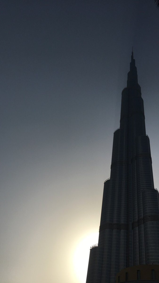 Salmanan12's tweet photo. الحياه جميله لكن تاملها https://t.co/JeJ0zmBgzs