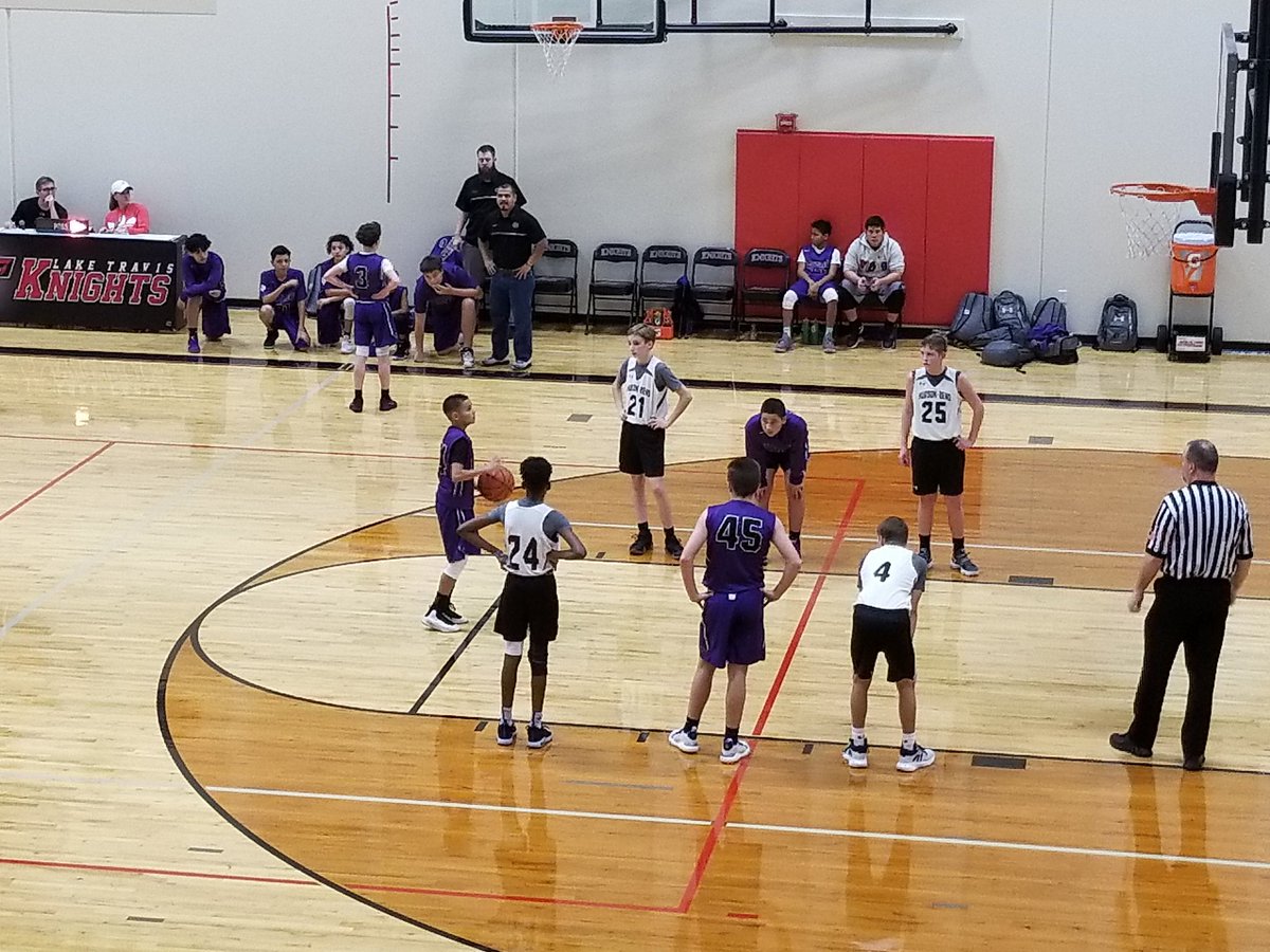 OGMSathletics's tweet photo. 7th grade A team went 1 and 2 today but competed with character and max effort to have a successful tournament experience. #AlwaysGoHard #NeverGiveUp #WeAreOGMS #GoodnightBasketball20182019 https://t.co/hqn3rUky6w