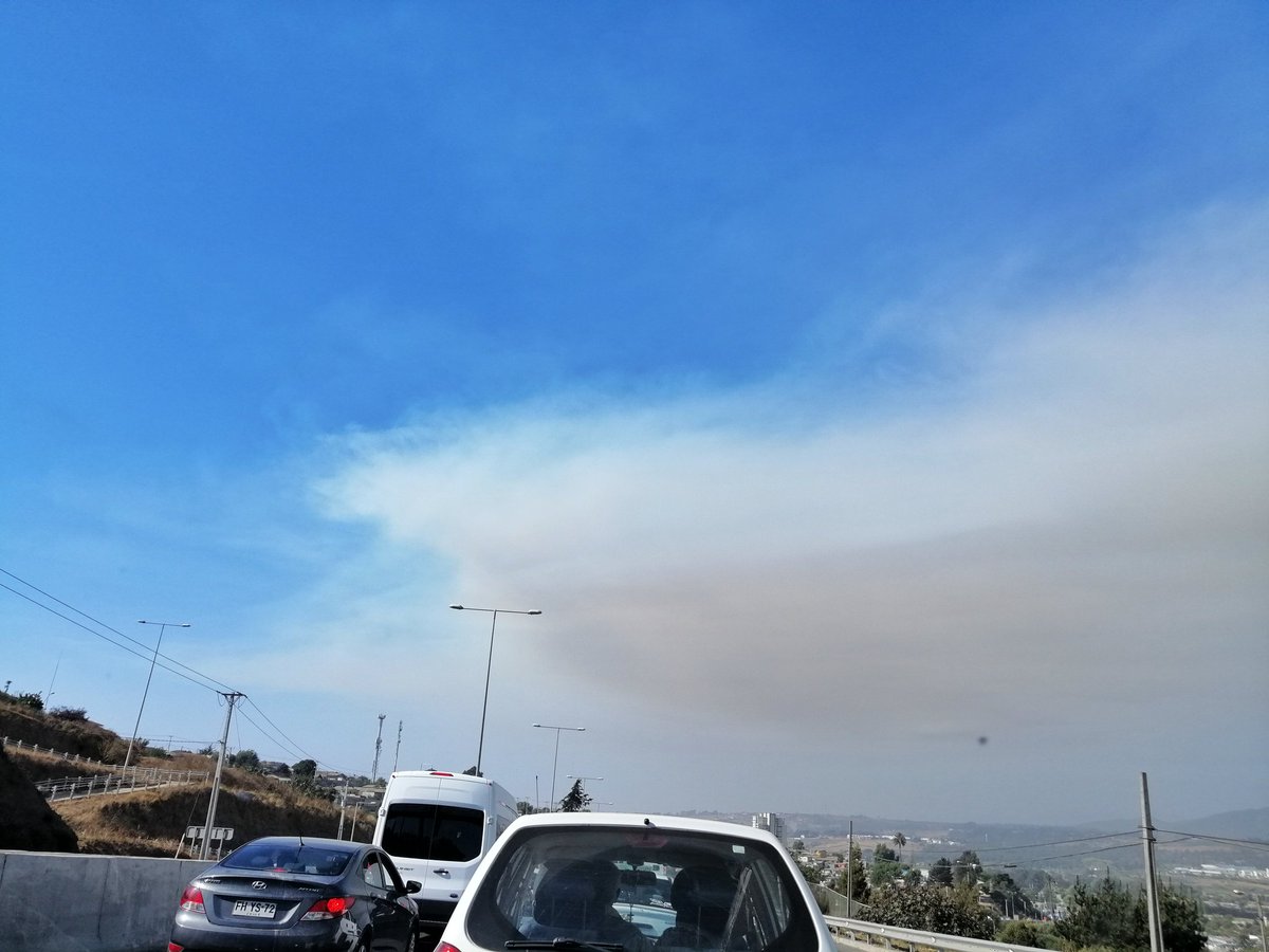 bloomklo's tweet photo. Bajada del terror #Concon, mucho taco y humo por incendios, si tiene alguna alternativa tómela. https://t.co/TLa9L2f0LH