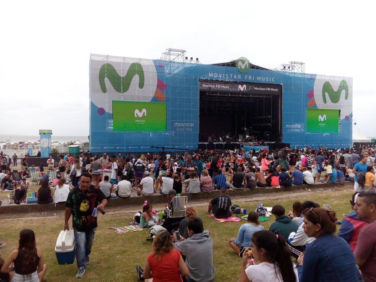 Mauri_BsAs's tweet photo. Esperando el recital de ciro !! En mar del !!! #MovistarFRIMusic https://t.co/GHoieoGeVt