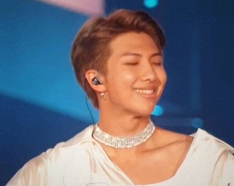 namtiddies's tweet photo. namjoon in a diamond incrusted choker with his whole collarbones out looking happy, healthy and glowing is bad for my healTH FUCK https://t.co/Q3yKmEU2aL